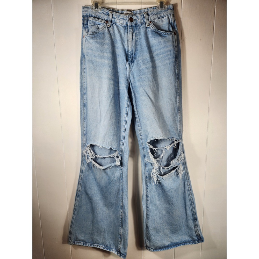 Wrangler Jeans Bonnie Low Rise Loose Flare Distressed Light Wash 27x32 Western